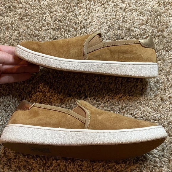 Ugg Brown Suede Slip On Loafers Sz 6 1/2 - Picture 2 of 7